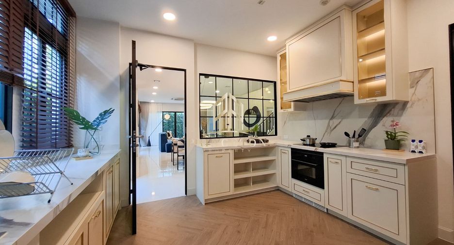 For rent and for sale 4 bedrooms house in Saphan Sung, Bangkok