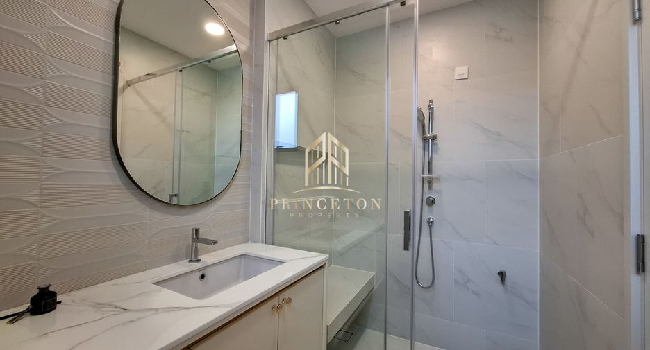 For rent and for sale 4 bedrooms house in Saphan Sung, Bangkok