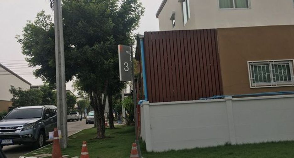 出售 2 卧室 联排别墅 在 Thung Khru, 曼谷