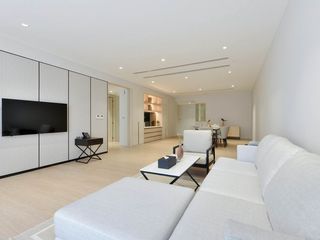 For rent 3 bed serviced apartment in Khlong Toei, Bangkok