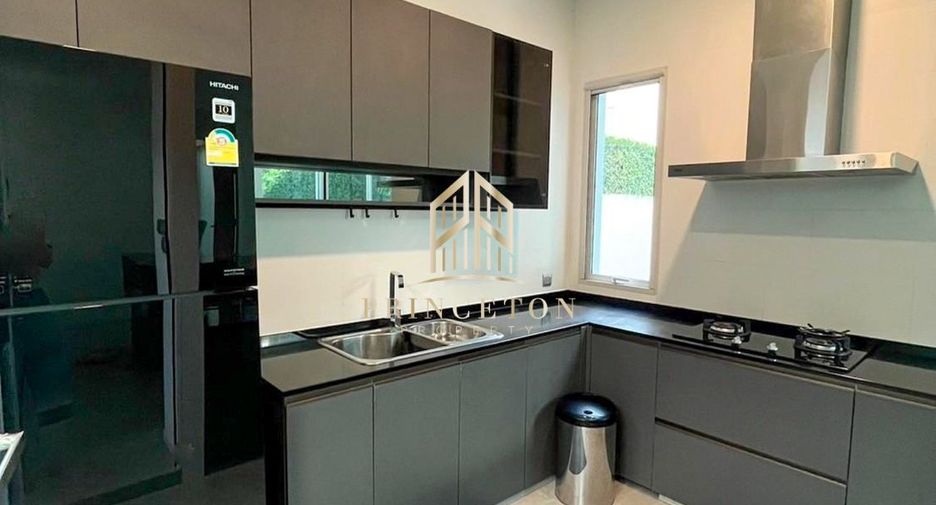 For rent and for sale 4 bedrooms house in Bang Phli, Samut Prakan