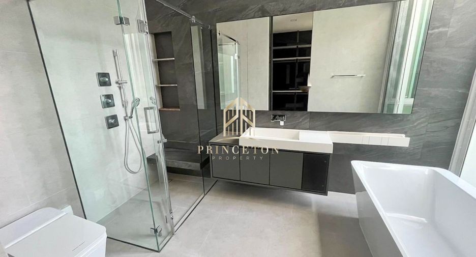 For rent and for sale 4 bedrooms house in Bang Phli, Samut Prakan