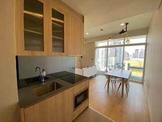 For sale 2 bed condo in Khlong Toei, Bangkok