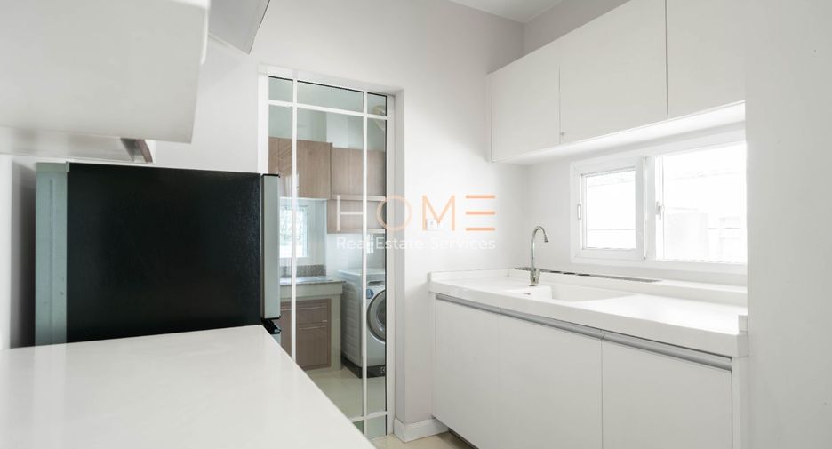 For sale 3 bedrooms house in Bang Kapi, Bangkok