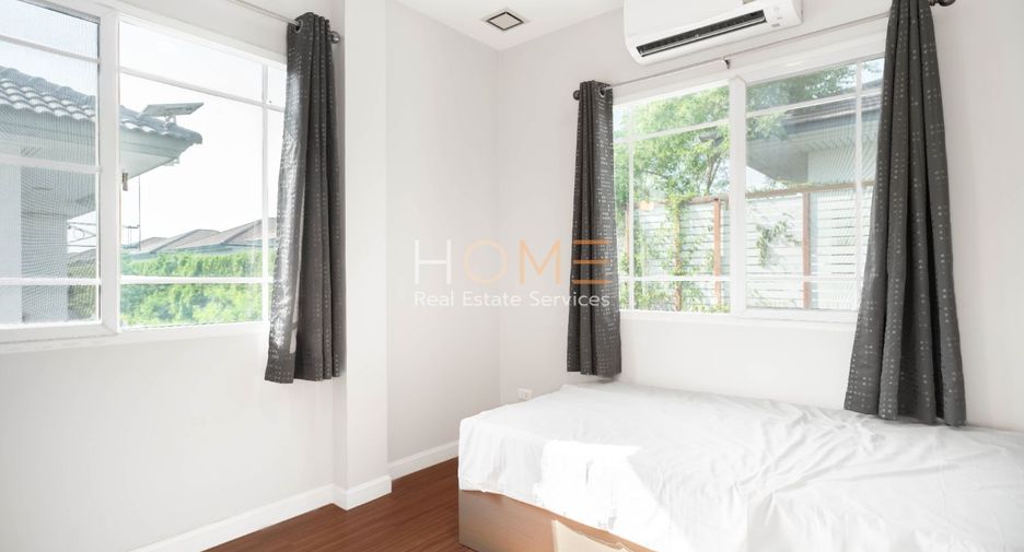 For sale 3 bedrooms house in Bang Kapi, Bangkok