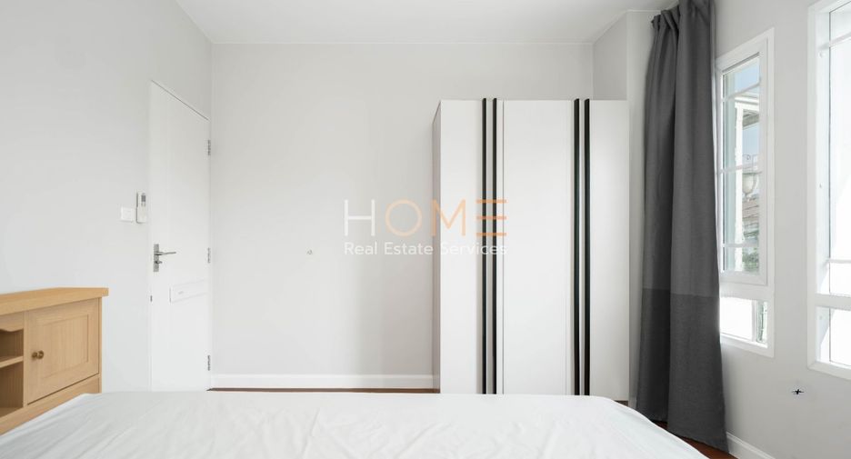 For sale 3 bedrooms house in Bang Kapi, Bangkok