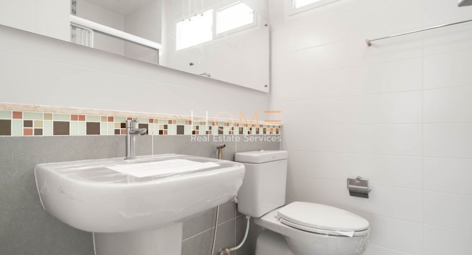 For sale 3 bedrooms house in Bang Kapi, Bangkok