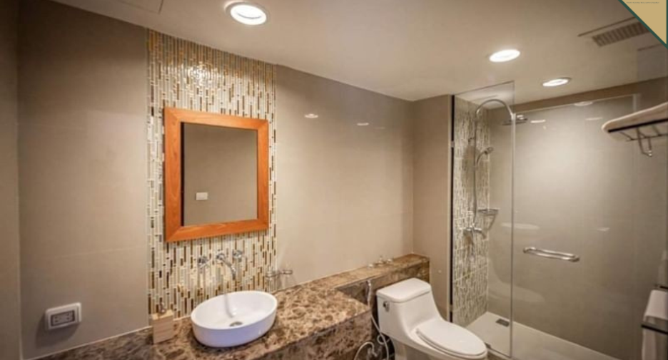 For sale 2 bedrooms condo in Khlong Toei, Bangkok