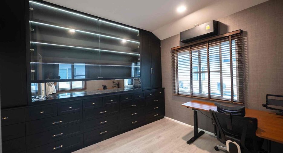 For rent and for sale 4 bedrooms house in Prawet, Bangkok