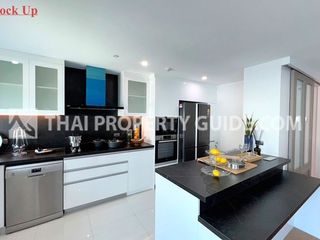 For rent 3 bed apartment in Watthana, Bangkok