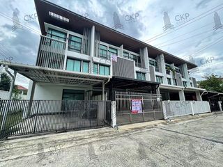 For rent 2 Beds townhouse in Lat Phrao, Bangkok
