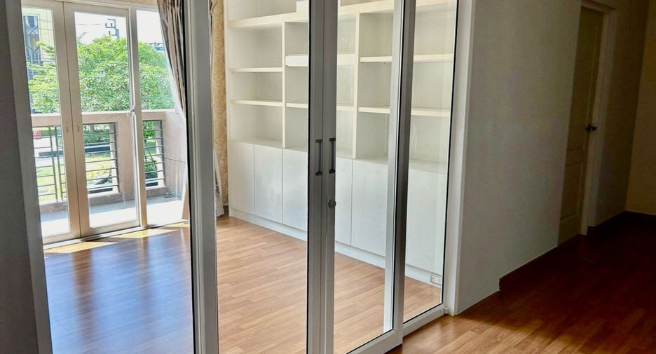 Haus zum Kauf mit 5 Zimmer in Thawi Watthana, Bangkok