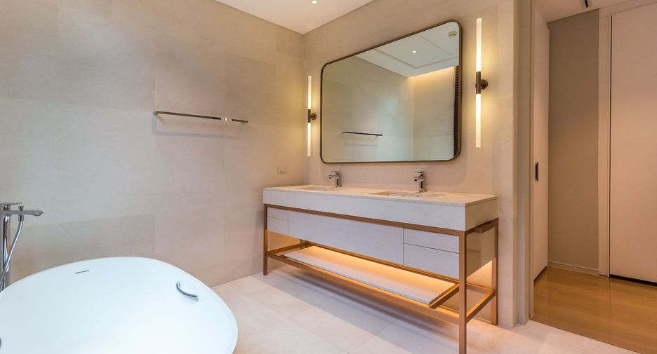 Wohnung zur Miete und zum Kauf mit 2 Zimmer in Pathum Wan, Bangkok