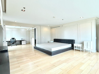 À louer 3 chambres condo à Sathon, Bangkok
