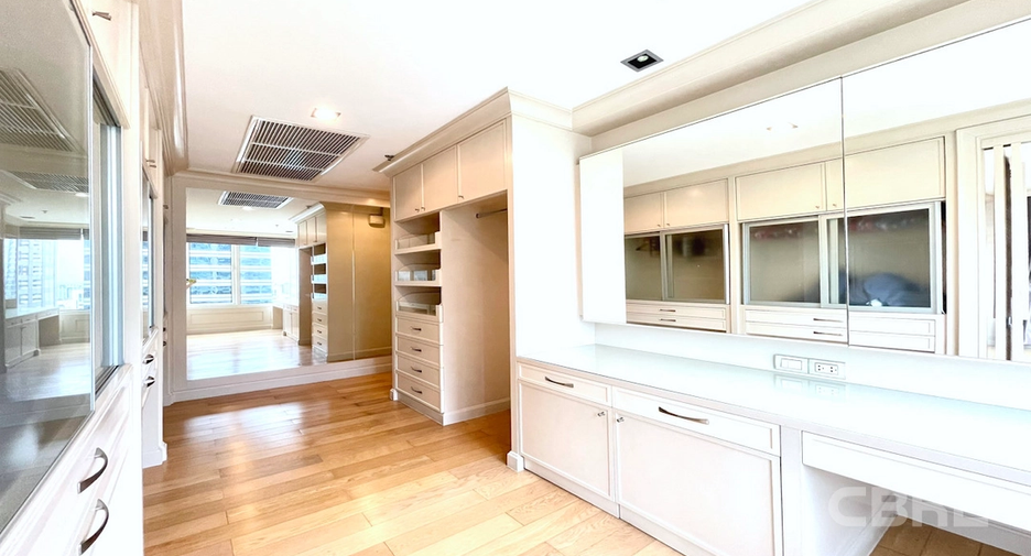 Condo en alquiler de 3 habitaciones en Sathon, Bangkok