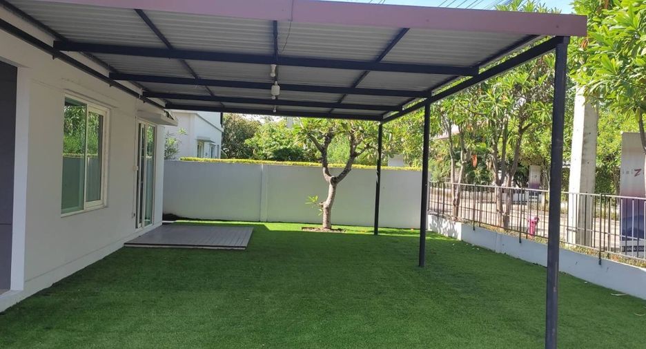 For rent 3 bedrooms house in San Kamphaeng, Chiang Mai