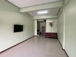 For sale 4 Beds retail Space in Mueang Samut Sakhon, Samut Sakhon