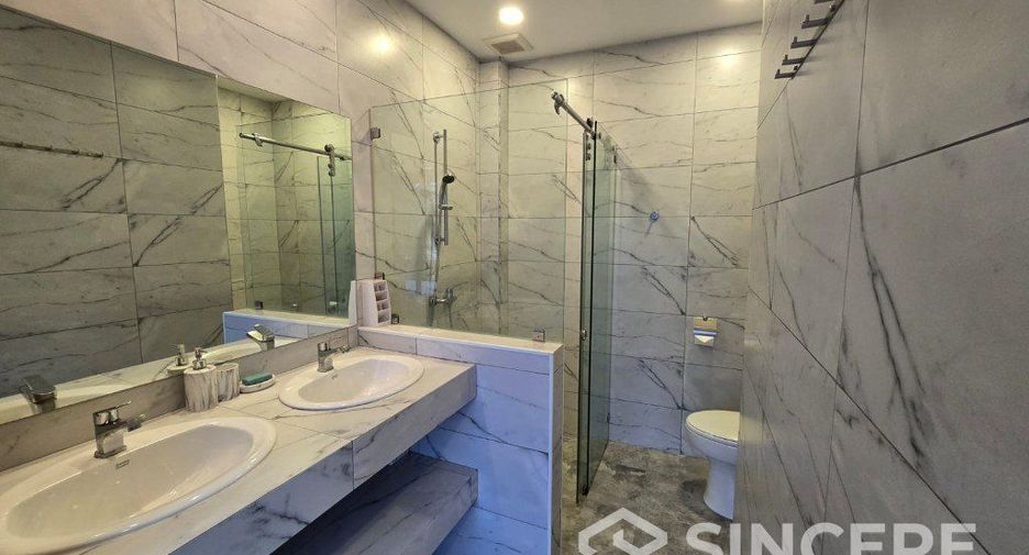 For rent and for sale 4 bedrooms villa in Kathu, Phuket