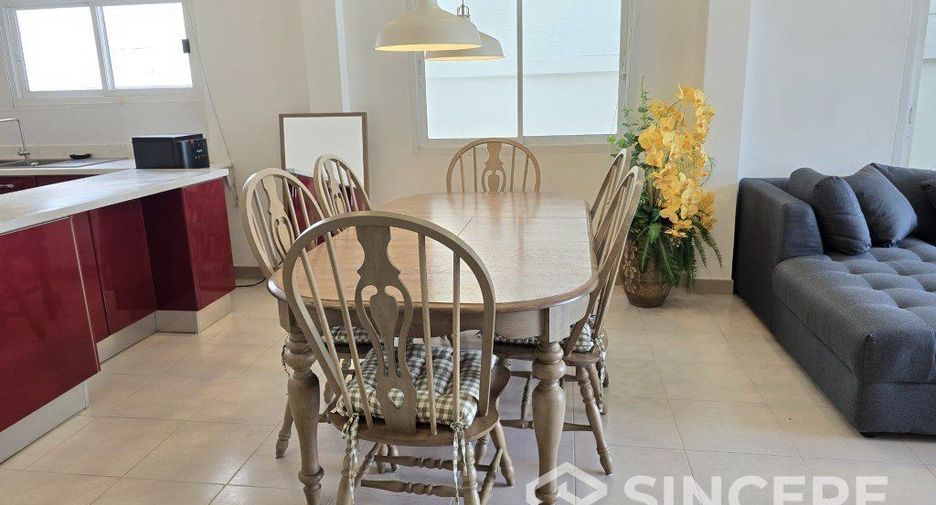 For rent and for sale 4 bedrooms villa in Kathu, Phuket