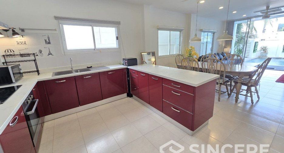 For rent and for sale 4 bedrooms villa in Kathu, Phuket