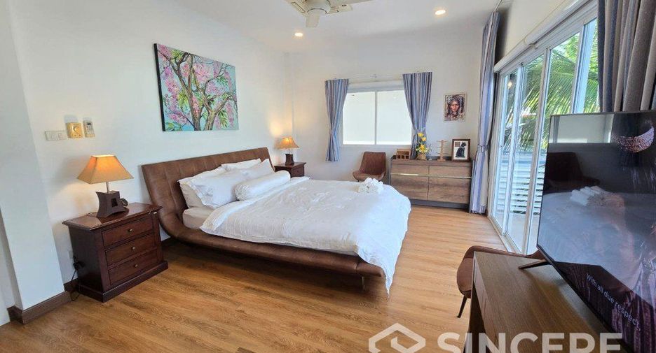 For rent and for sale 4 bedrooms villa in Kathu, Phuket