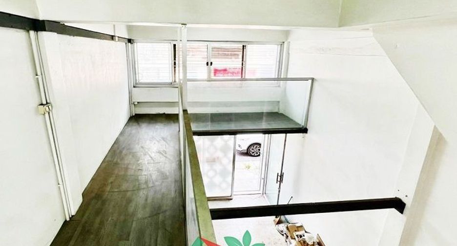For sale 4 bedrooms retail Space in Don Mueang, Bangkok
