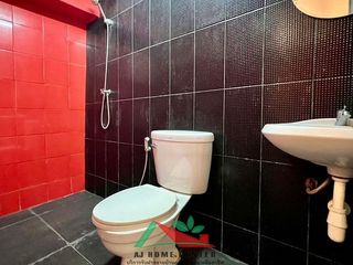 For sale 4 Beds retail Space in Don Mueang, Bangkok