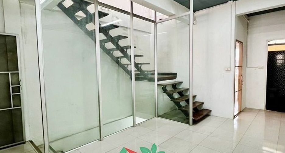 For sale 4 bedrooms retail Space in Don Mueang, Bangkok
