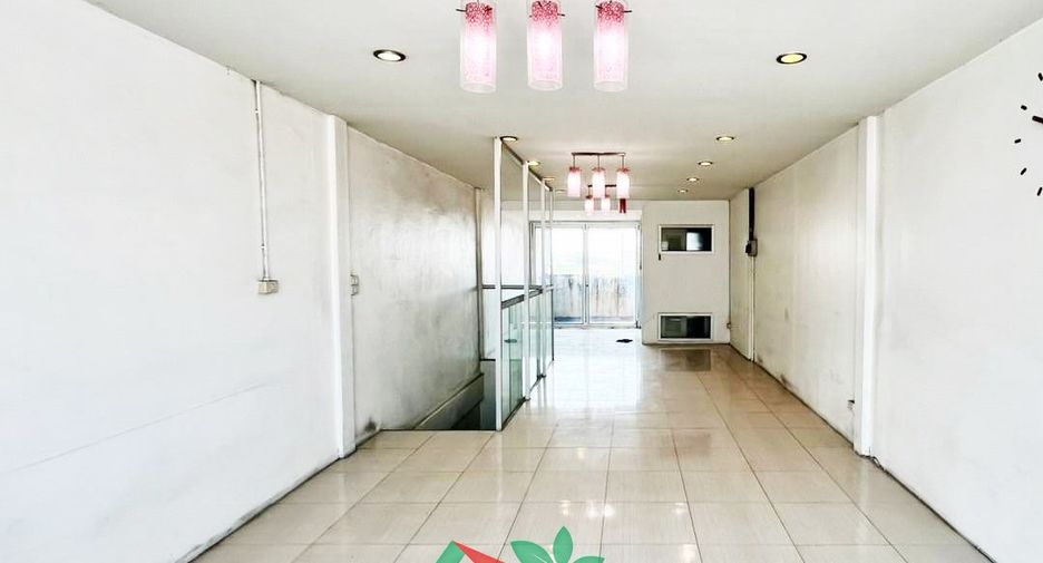 For sale 4 bedrooms retail Space in Don Mueang, Bangkok