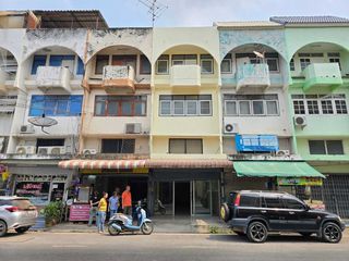 For sale 2 bed retail Space in Mueang Phitsanulok, Phitsanulok
