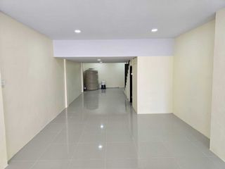 For sale 2 bed retail Space in Mueang Phitsanulok, Phitsanulok