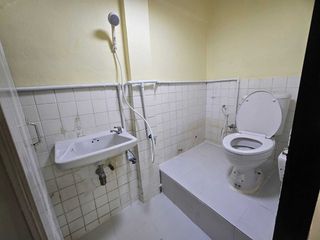 For sale 2 bed retail Space in Mueang Phitsanulok, Phitsanulok