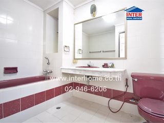 For sale 4 Beds house in Bang Phlat, Bangkok