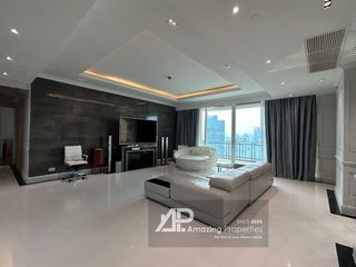 For sale 4 Beds condo in Watthana, Bangkok