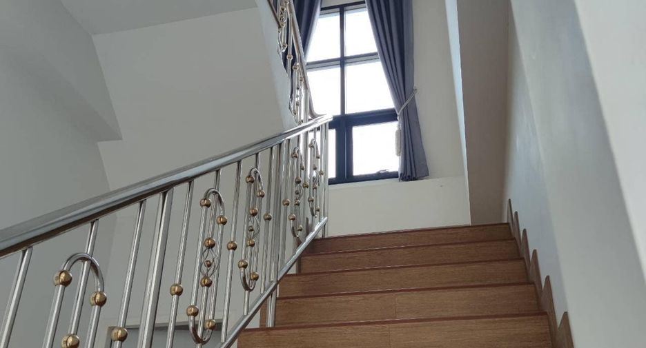 For rent 3 bedrooms house in Saraphi, Chiang Mai