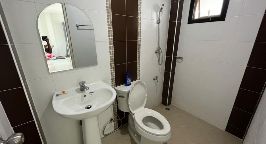 For rent 3 bedrooms house in Saraphi, Chiang Mai