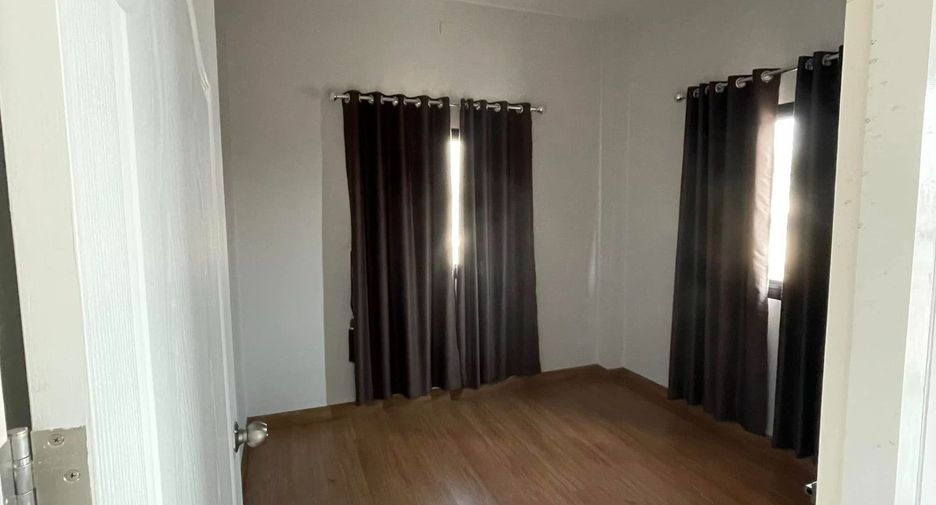 For rent 3 bedrooms house in Saraphi, Chiang Mai