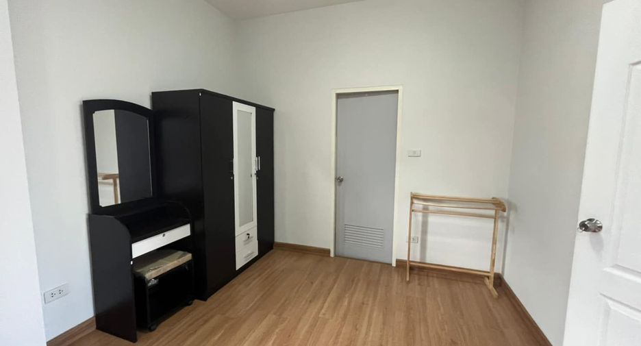 For rent 3 bedrooms house in Saraphi, Chiang Mai