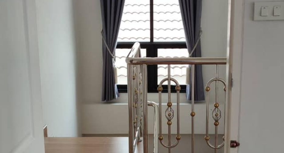 For rent 3 bedrooms house in Saraphi, Chiang Mai