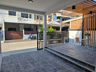 For sale 3 bed townhouse in Saphan Sung, Bangkok
