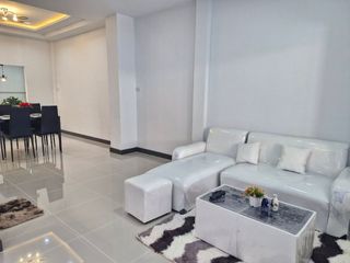 For sale 3 bed townhouse in Saphan Sung, Bangkok