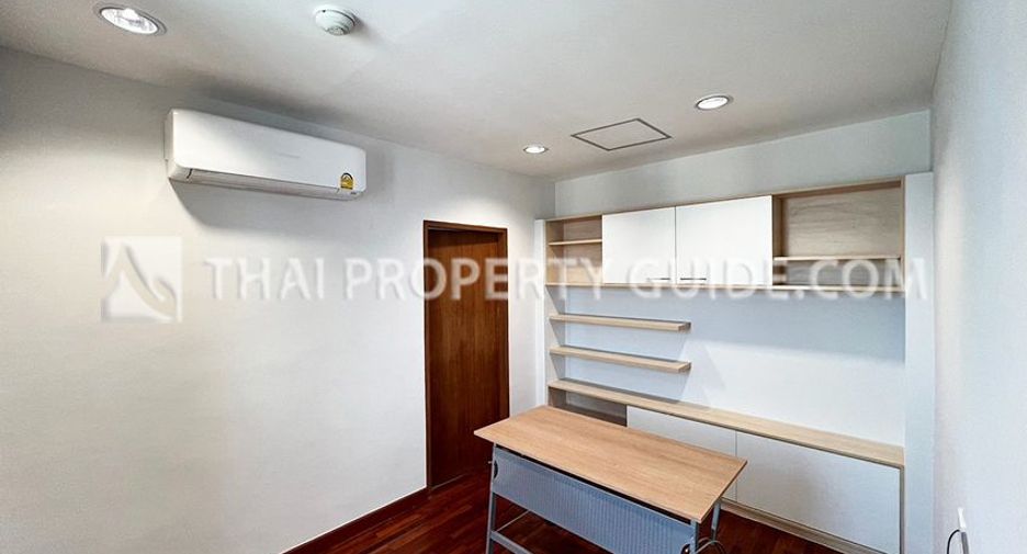 For rent 4 bedrooms apartment in Khlong Toei, Bangkok