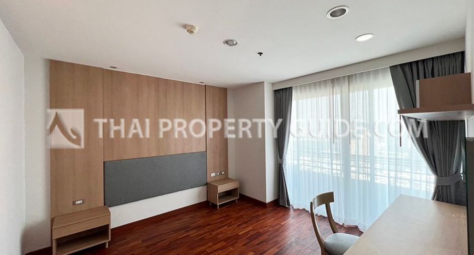 For rent 4 bedrooms apartment in Khlong Toei, Bangkok