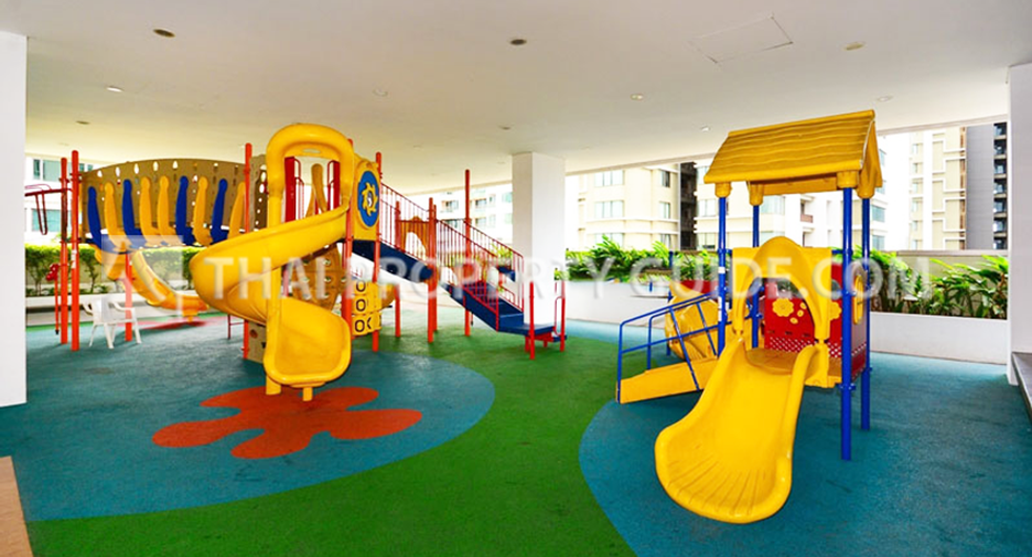 For rent 4 bedrooms apartment in Khlong Toei, Bangkok