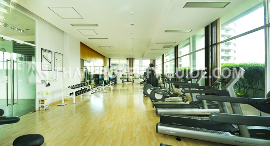 For rent 4 bedrooms apartment in Khlong Toei, Bangkok