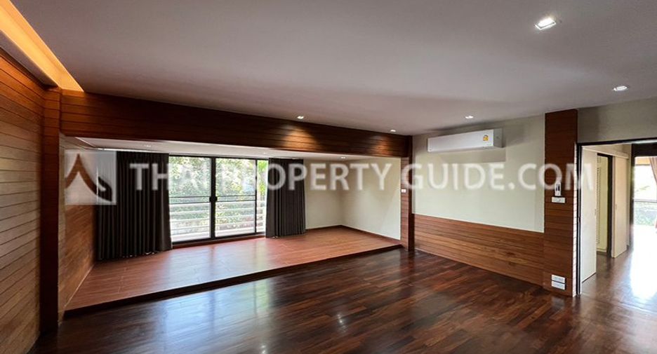For rent 5 bedrooms house in Phra Khanong, Bangkok