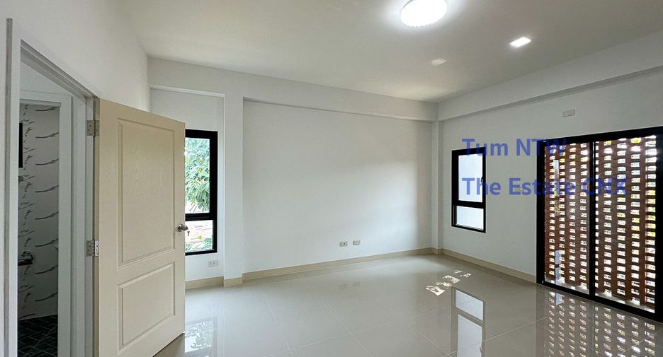 À louer et à vendre 3 chambres local commercial à Saraphi, Chiang Mai