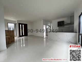 For rent 4 Beds condo in Wang Thonglang, Bangkok