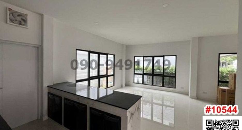 For rent 4 bedrooms condo in Wang Thonglang, Bangkok