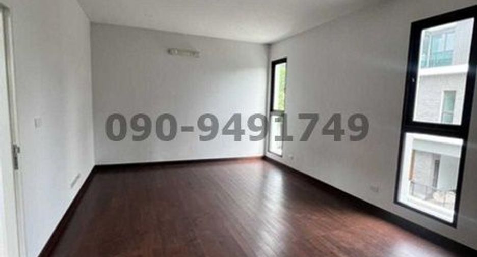 For rent 4 bedrooms condo in Wang Thonglang, Bangkok